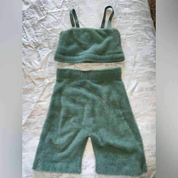 Whitney Simmons Eyelash Knit Shorts and Bandeau Set (Leaf Green) - Picture 4 of 8